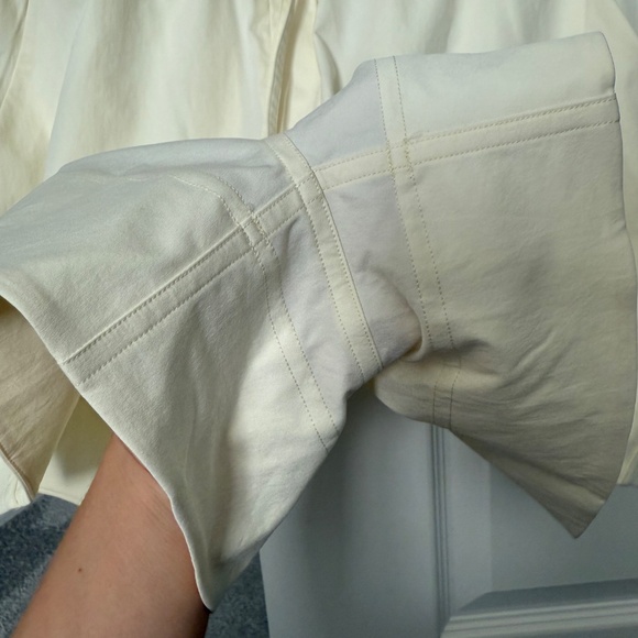 Lululemon cinchable waist high-rise 3.5” short - Picture 4 of 5